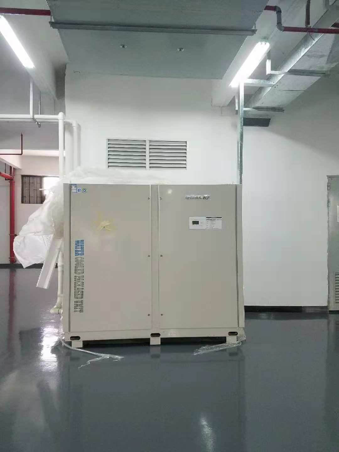 虹濤印刷格力水冷柜機中央空調工程順利完工