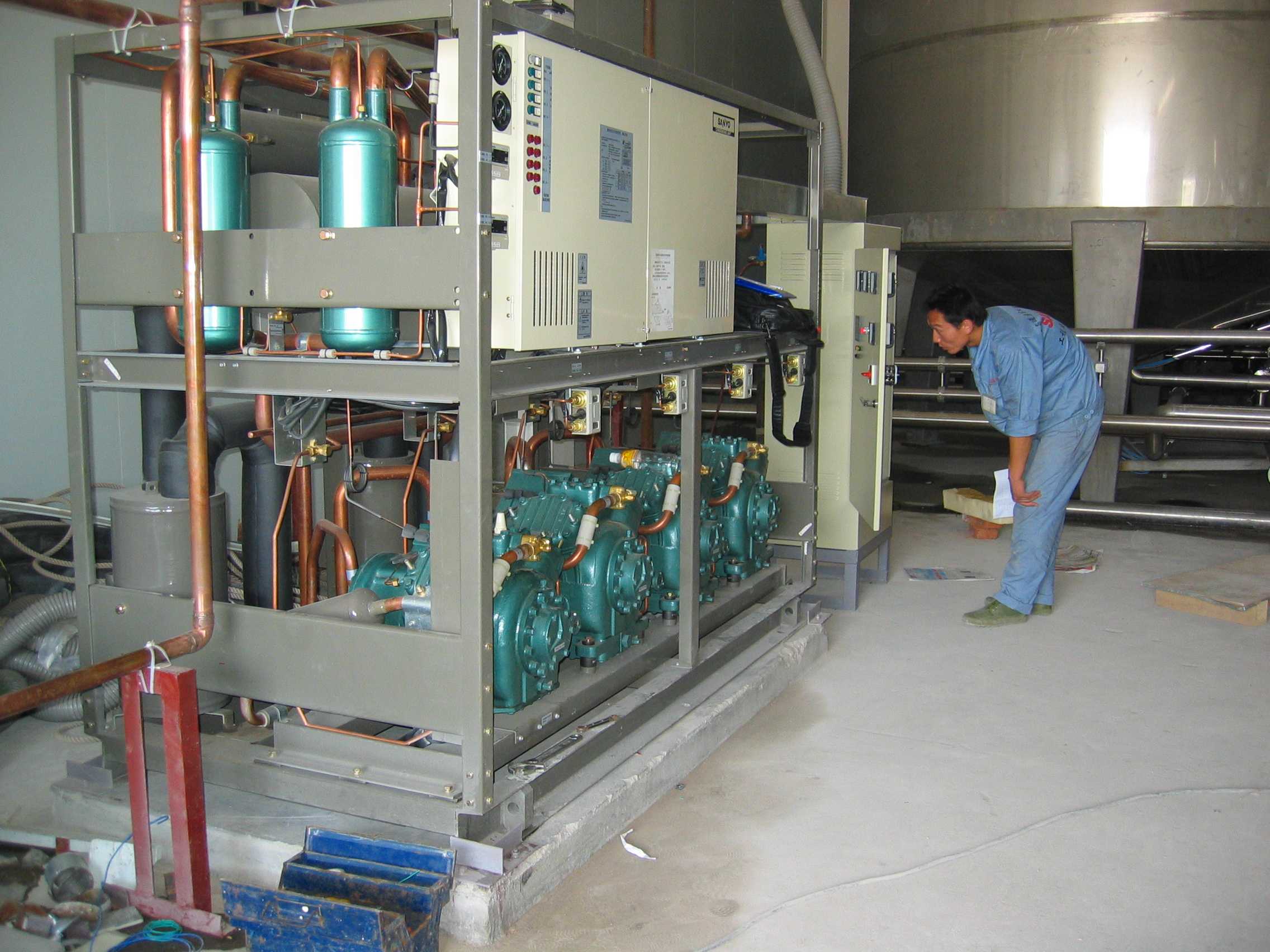 制冷系統采用雙級壓縮制冷系統的四大要求